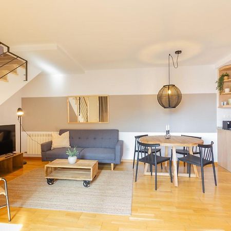Elegante Duplex En Terrassa, Barcelona Apartment ภายนอก รูปภาพ