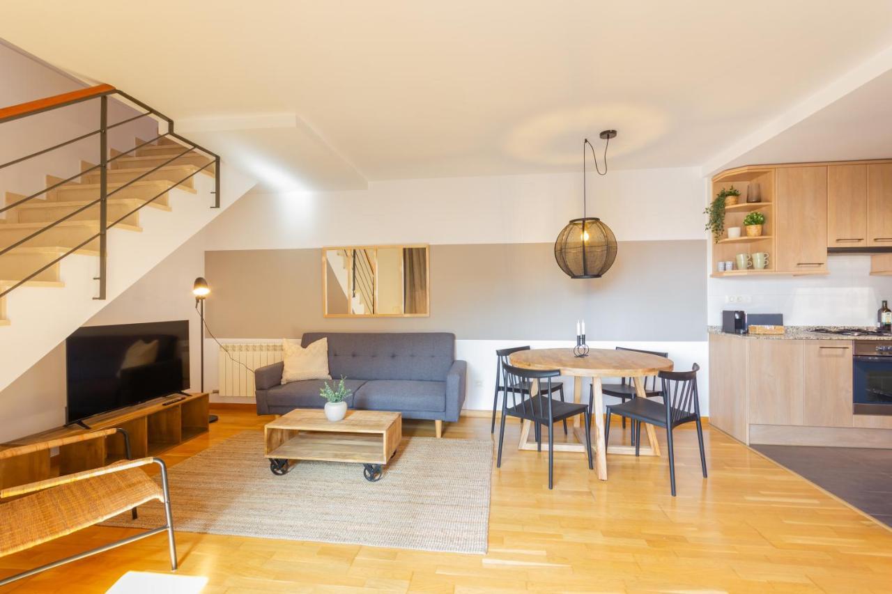 Elegante Duplex En Terrassa, Barcelona Apartment ภายนอก รูปภาพ