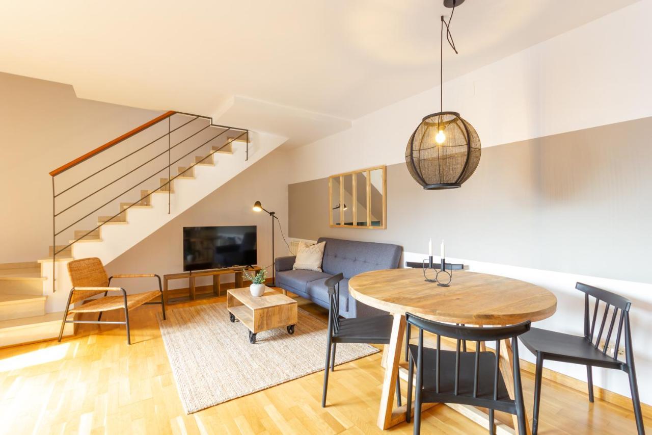 Elegante Duplex En Terrassa, Barcelona Apartment ภายนอก รูปภาพ